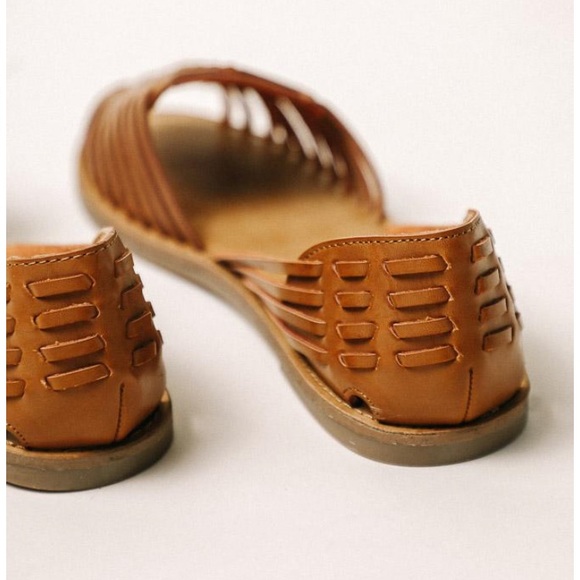 **SOLD** NWT Woven Brown Sandals Flats w/ Open Toe - Picture 4 of 5